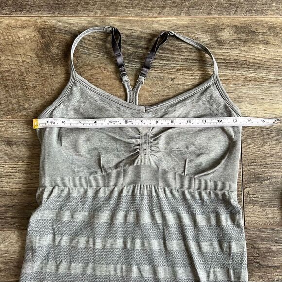 Lululemon Ebb & Flow Tank Heathered Dark Classic Sport Grey Size 6 Athletic Top - Picture 8 of 12